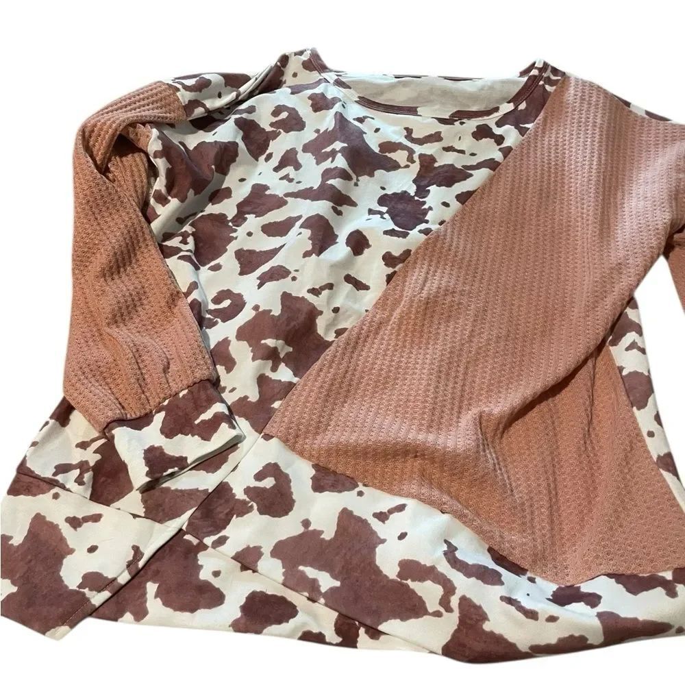 Kim Rogers size large Rust Cow Print & Waffle Knit Mixed Media Top